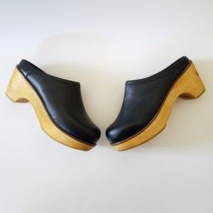 NWOB BDG Marigold Black Leather Clogs Size 8.